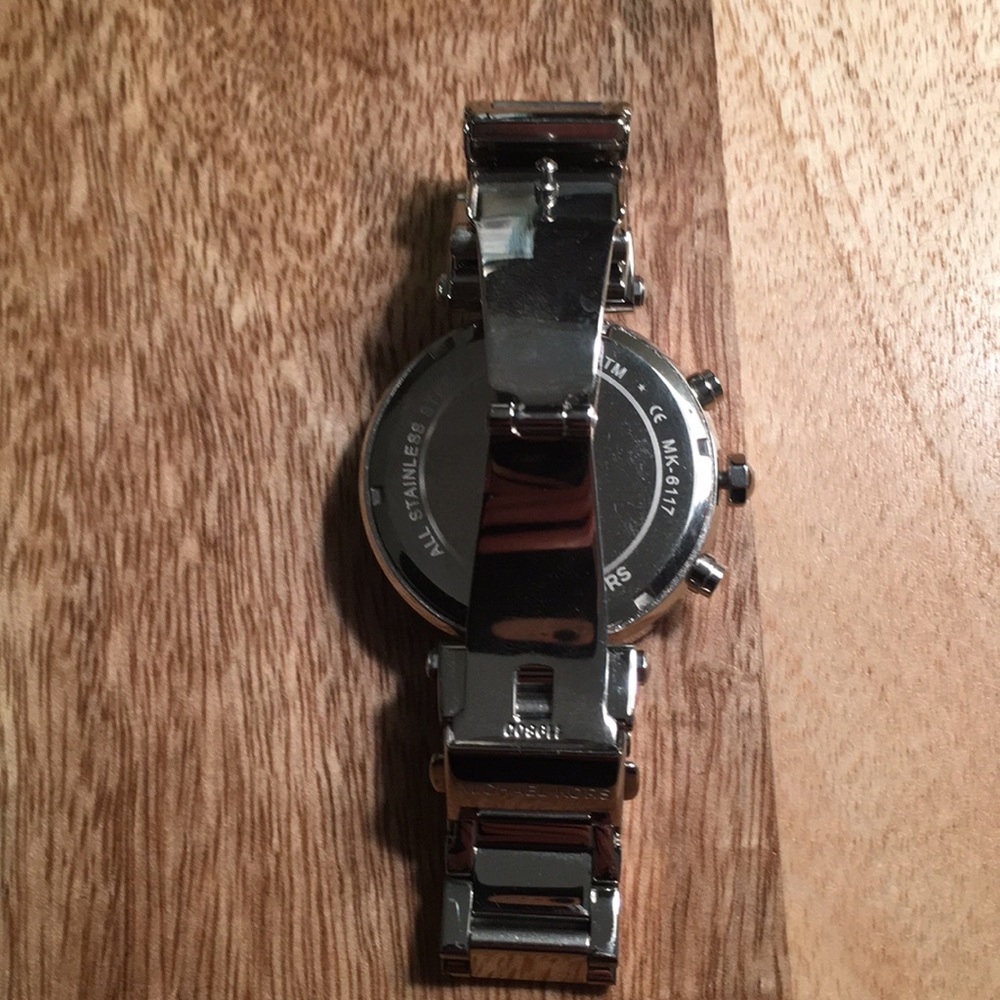 MK gorgeous blue & silver watch - Picture 4 of 7